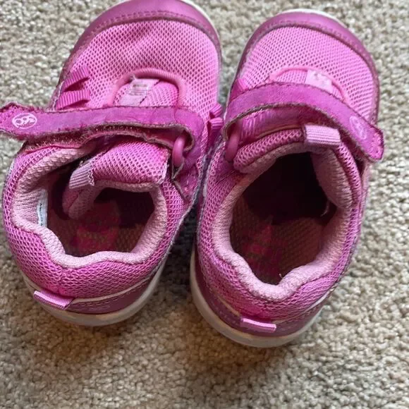𝅺STRIDE rite size 5 girls shoes as is! - Picture 2 of 4